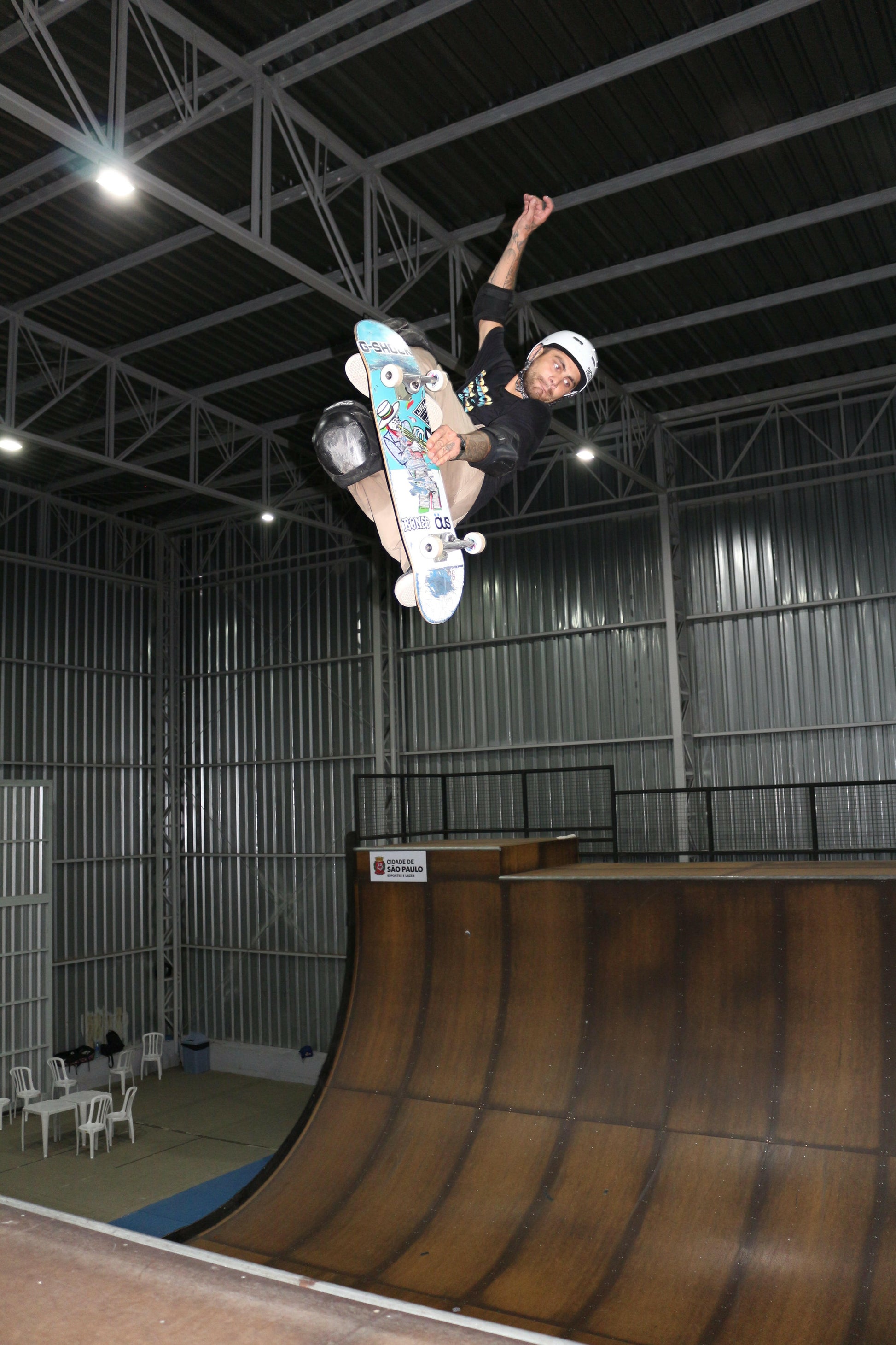 CAPACETE ITALO PENARRUBIA PRO MODEL TITANIUM BRILHO - Niggli